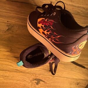 COPY - Original Heeleys brand, dollar skate shoes